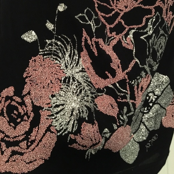 XOXO beaded sparkly top with GORGEOUS sexy back - Picture 5 of 8